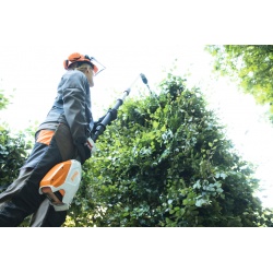 Akumulatorowe nożyce do żywopłotu na wysięgniku Stihl HLA 86 - bez akumulatora